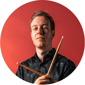 Schlagzeug<br>Percussion<br>Gitarre